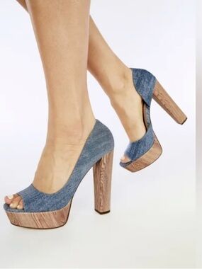 Shoe dazzle Charlie chambray pumps $120